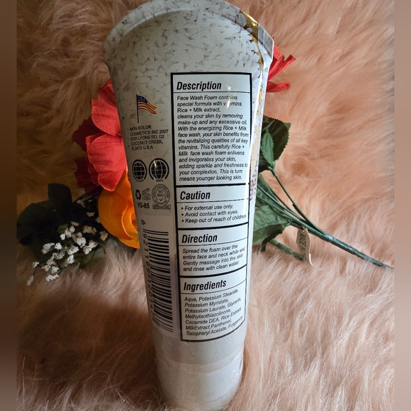 Veet Gold Rice & Milk Foamy Face Wash 200g - Picture 2 of 3